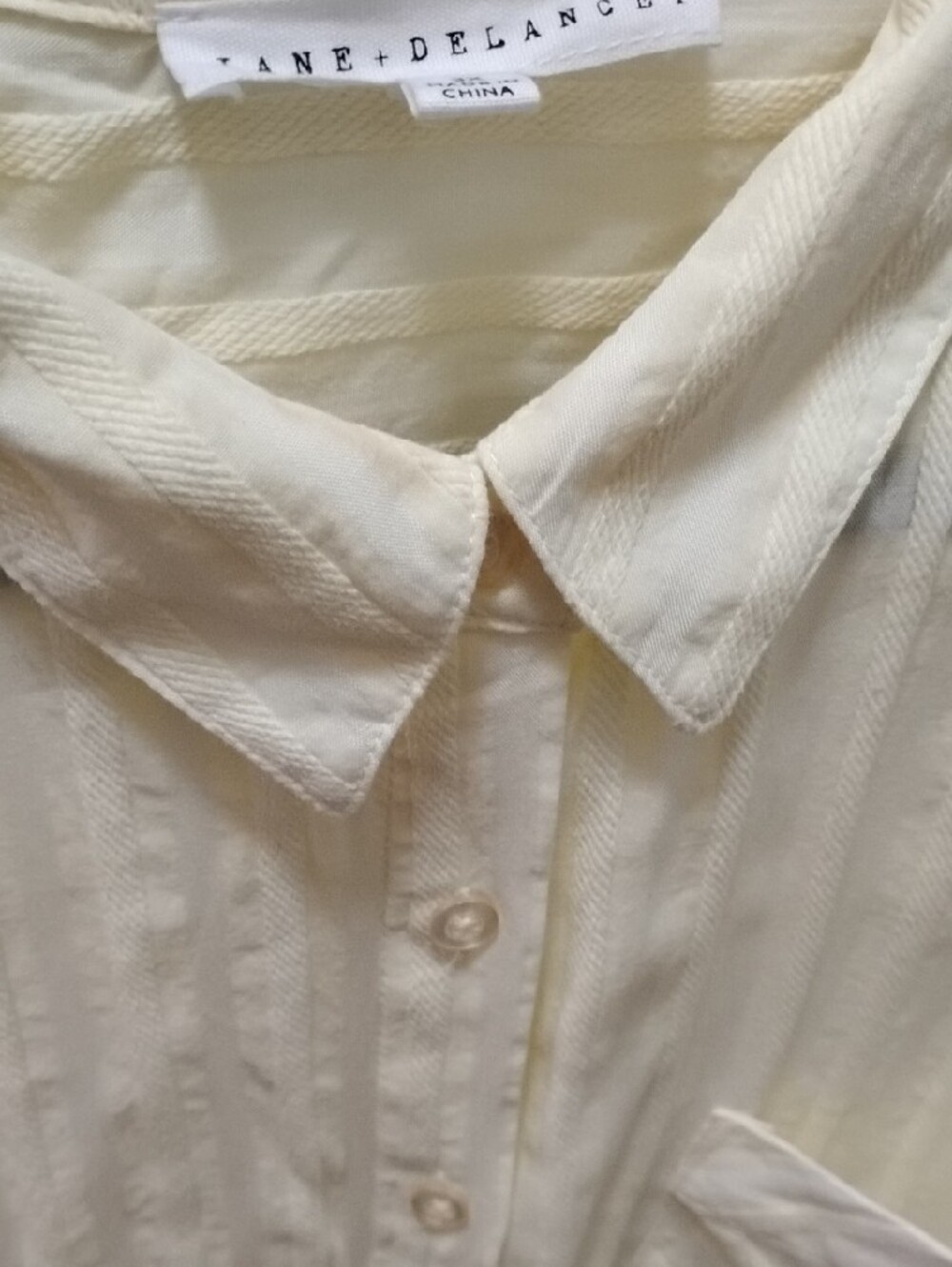 Jane and Delancey Cream Short-Sleeve Textured Button-Front Blouse Pit To Pit 32/ - Picture 7 of 9